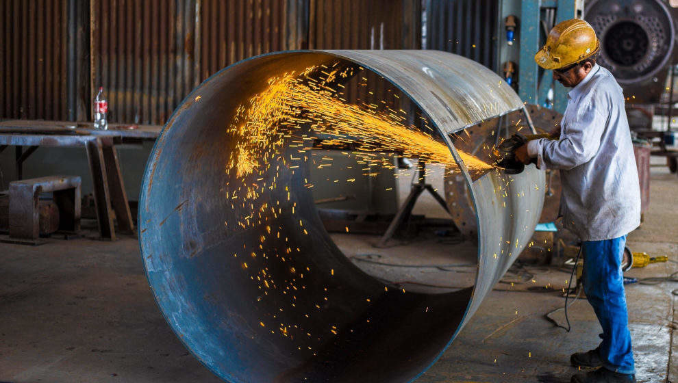 Un trabajador del sector del metal