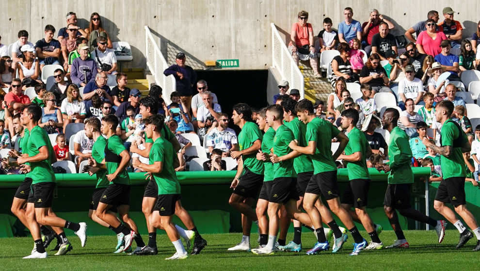 Entrenamiento del Racing abierto a los aficionados