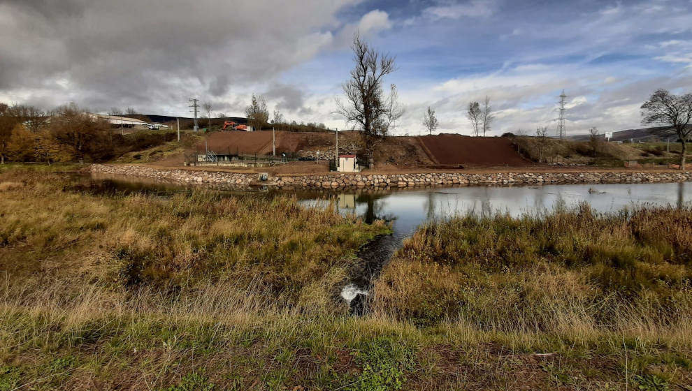 Zona de trabajos en la confluencia de los ríos Ebro e Híjar para evitar inundaciones en Reinosa y Matamorosa