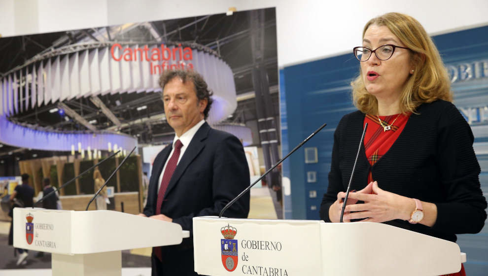 Los consejeros de Turismo, Eva Guillermina Fernández, y de Desarrollo Rural, Pablo Palencia, presentan la programación del stand de Cantabria en Fitur 2024