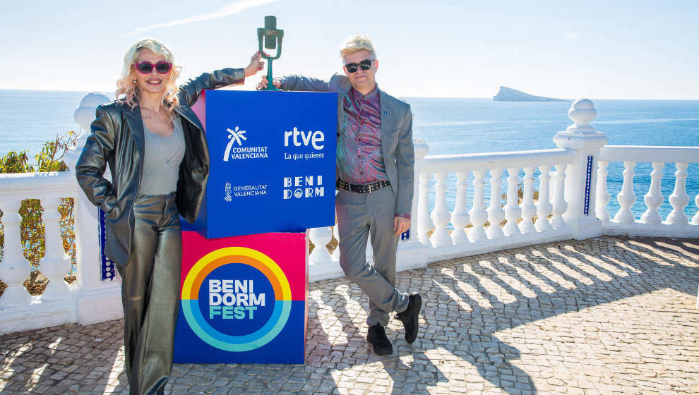 El grupo Nebulossa posa tras ganar el Benidorm Fest 2024