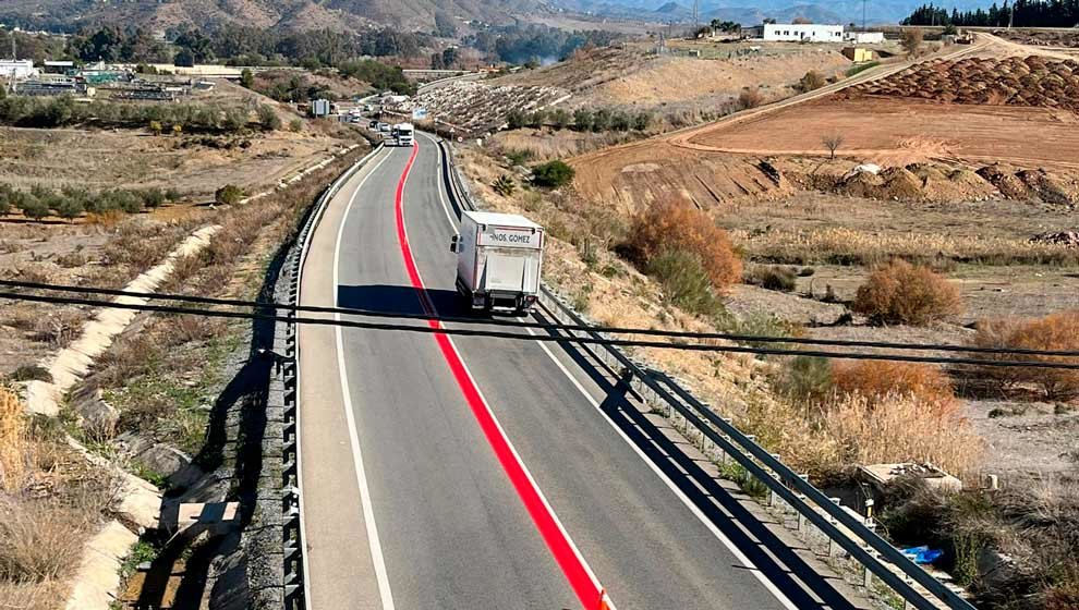 Línea roja en la A-355 de Andalucía | Foto: Consejería de Fomento de la Junta de Andalucía