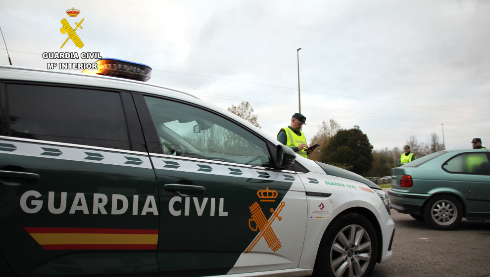  Vehículo de la Guardia Civil 