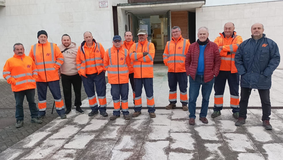 Trabajadores del servicio de recogida de residuos de Bezana