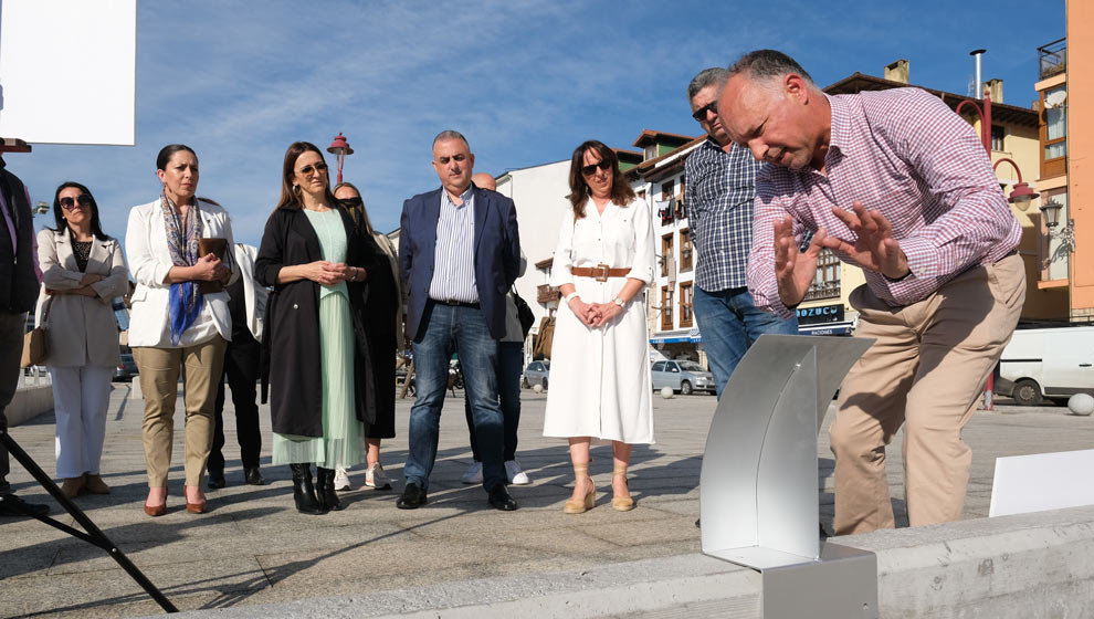 El consejero de Fomento, Ordenación del Territorio y Medio Ambiente, Roberto Media, inaugura las obras realizadas para evitar inundaciones y visita diversas actuaciones realizadas por su departamento