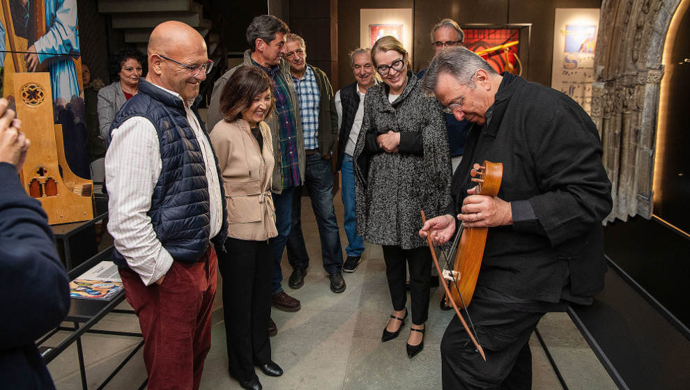 Inauguración de la exposición 'Embajadores del pasado. El sonido del medievo', que puede visitarse en la Torre del Infantado de Potes