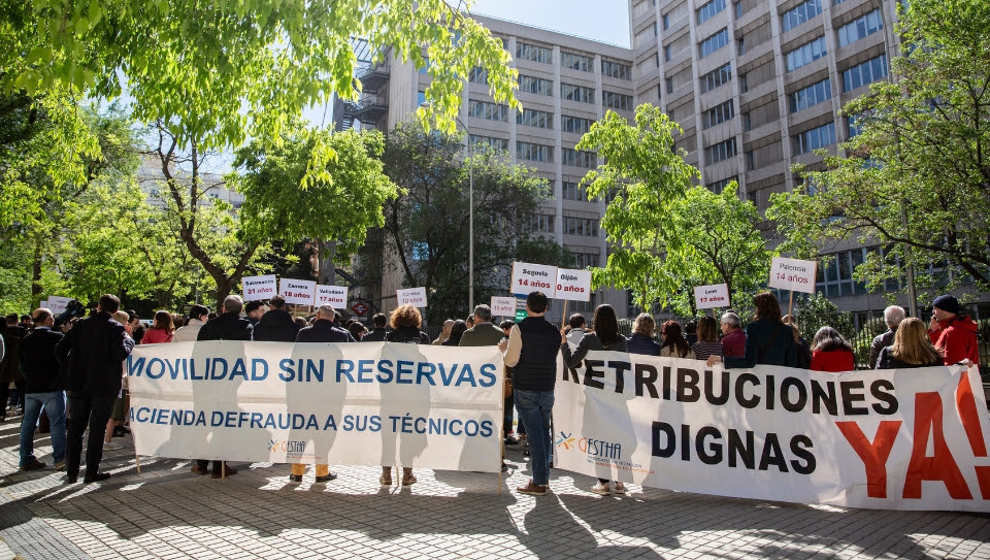 Más de 3.000 técnicos de Hacienda adelantan una oleada de concentraciones para evitar el colapso de la campaña de la renta