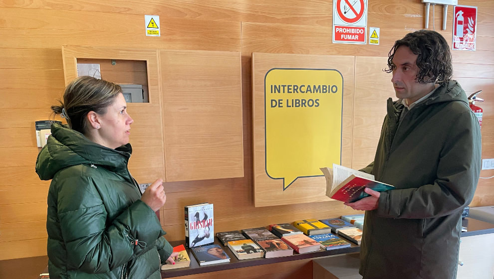 Astillero abre un nuevo punto de intercambio de libros en el Almacén de las Artes