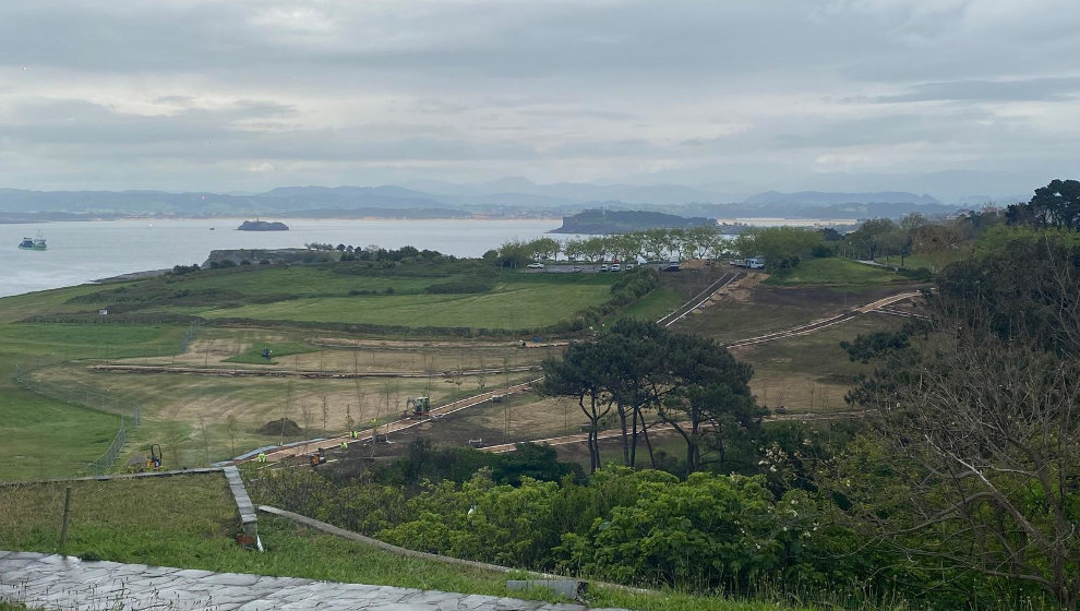 Vista panorámica de las obras del Parque 2020, en Mataleñas, Santander