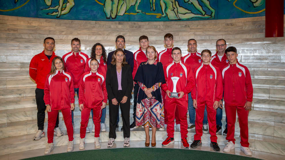 La consejera de Cultura, Turismo y Deporte, Eva Guillermina Fernández, recibe a medallistas de judo en un CESA Infantil y Cadete y a medallistas de kárate en el Campeonato de España Infantil