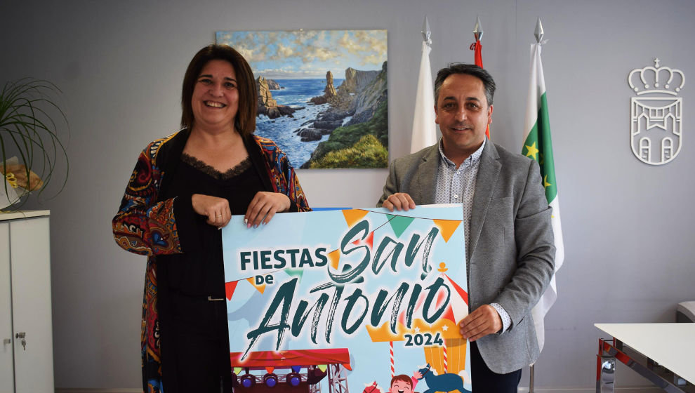 El alcalde de Piélagos, Carlos Caramés, y la concejala de Festejos, Gloria Bárcena, presentan la programación de las Fiestas de San Antonio de Renedo