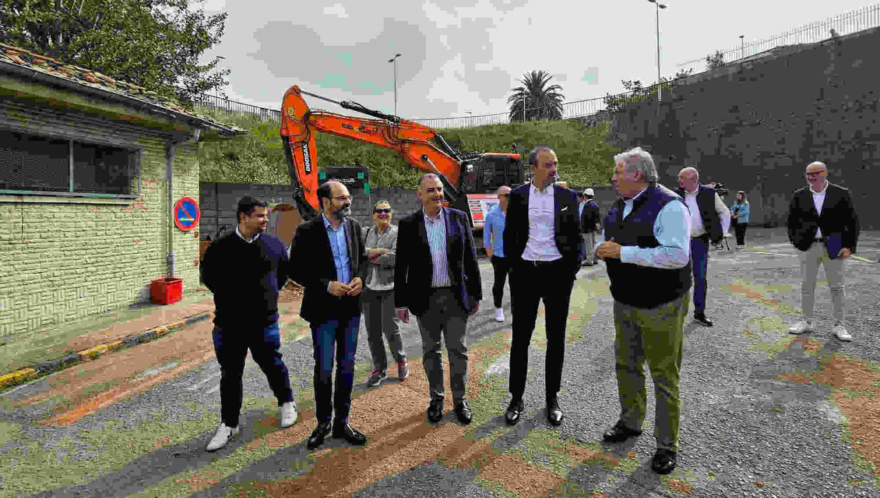  Visita inicio obras aparcamiento exterior Mercado Ganados de Torrelavega