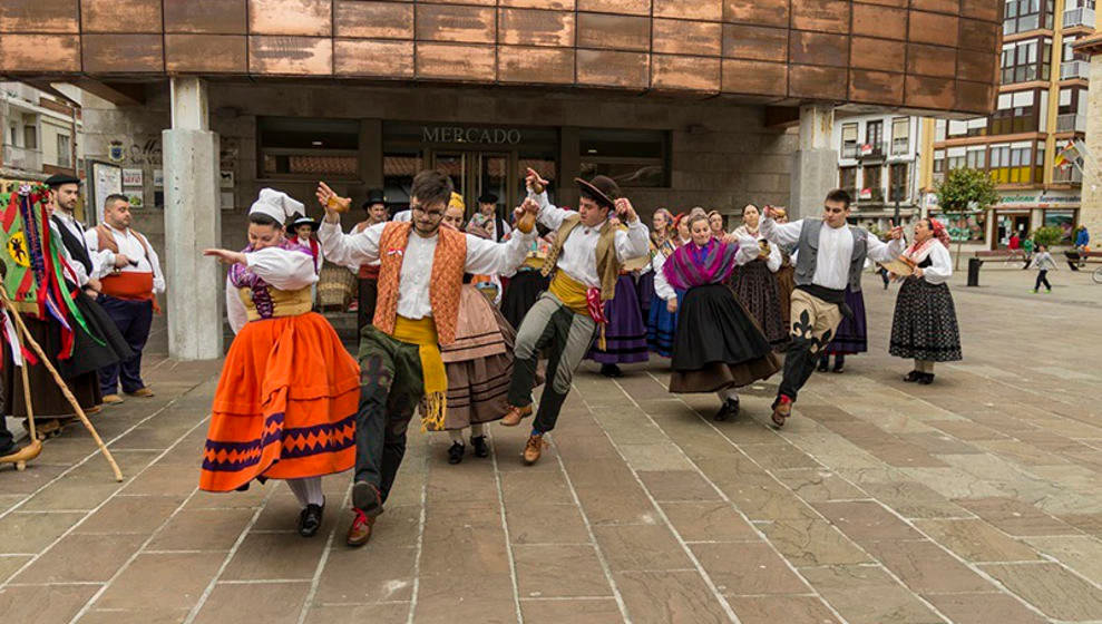 Grupo de danzas San Pablo de Torrelavega