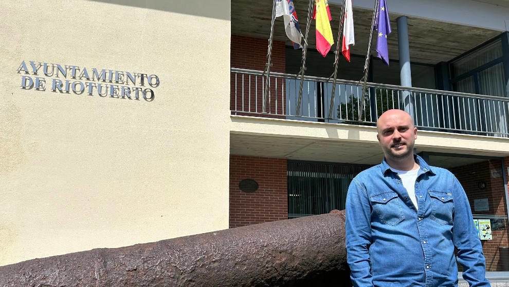 El concejal de Por Riotuerto y coordinador de Izquierda Unida en Cantabria, Israel Ruiz Salmón | Foto: edc