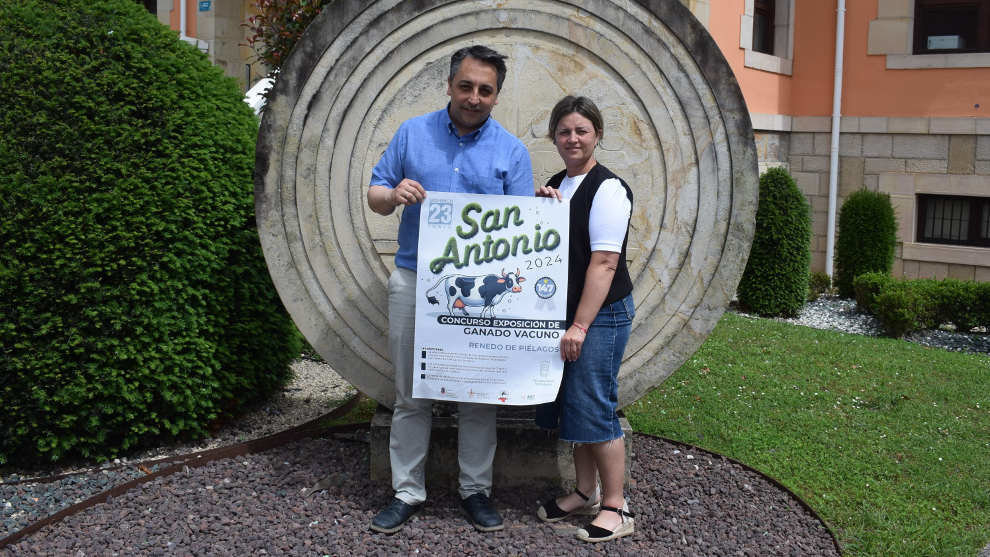 El alcalde de Piélagos, Carlos Caramés, y la concejala de Ganadería, Valvanuz Díez, presentan el CXLVII Concurso-exposición de ganado vacuno frisón 