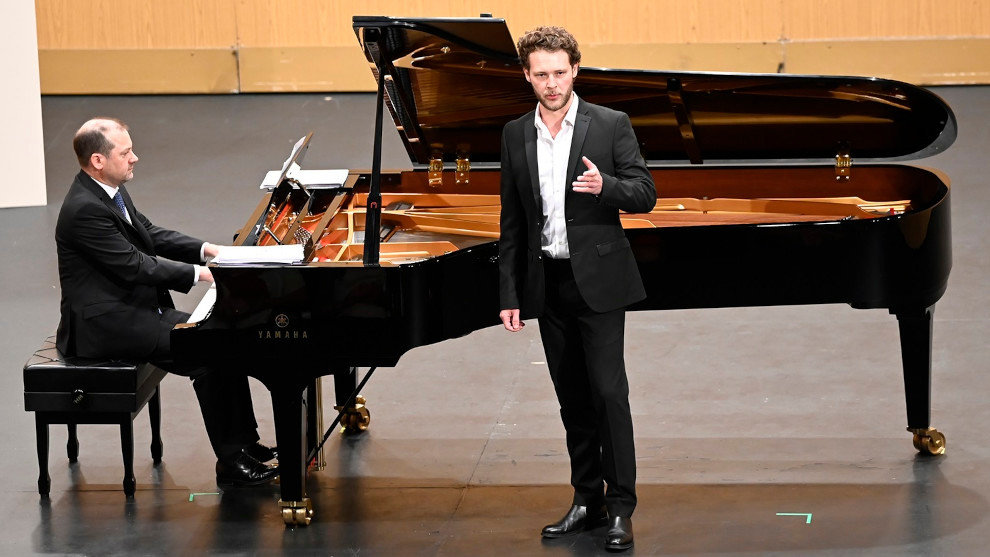 Actuación de canto en la Sala Pereda del Palacio de Festivales