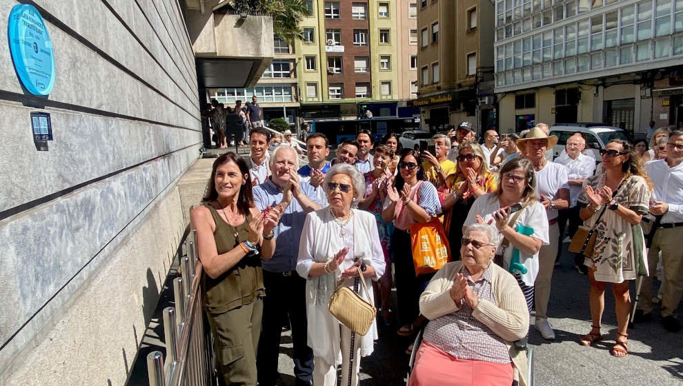 Descubrimiento de la placa con la que se incorpora a Joselito Llata a la Ruta de Ilustres Santander