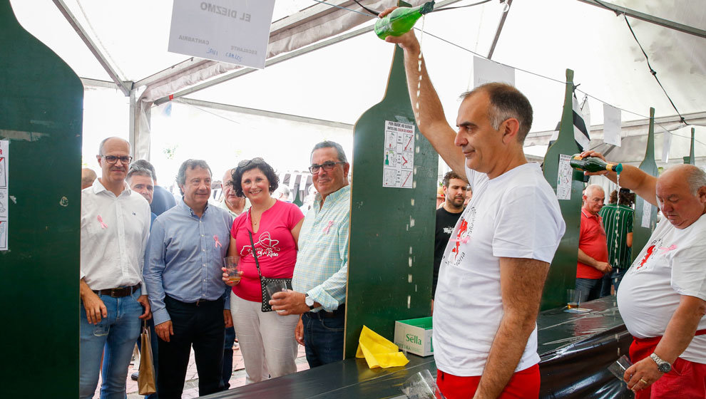 Cantabria apoya la diversificación del patrimonio agroalimentario regional en el Día de la Sidra de Escalante