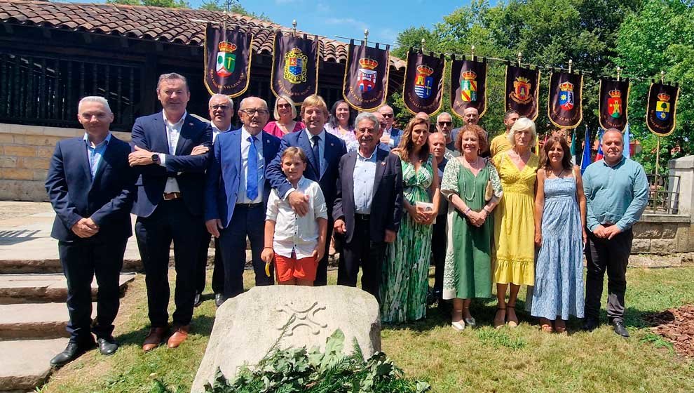 Miembros del PRC en la celebración del Día de las Instituciones en Puente San Miguel