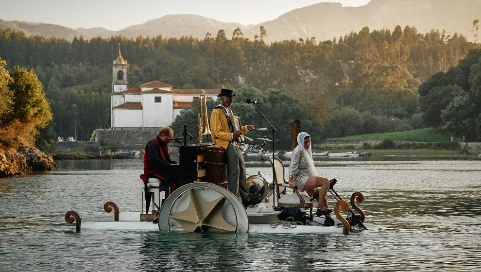 Espectáculo del piano flotante