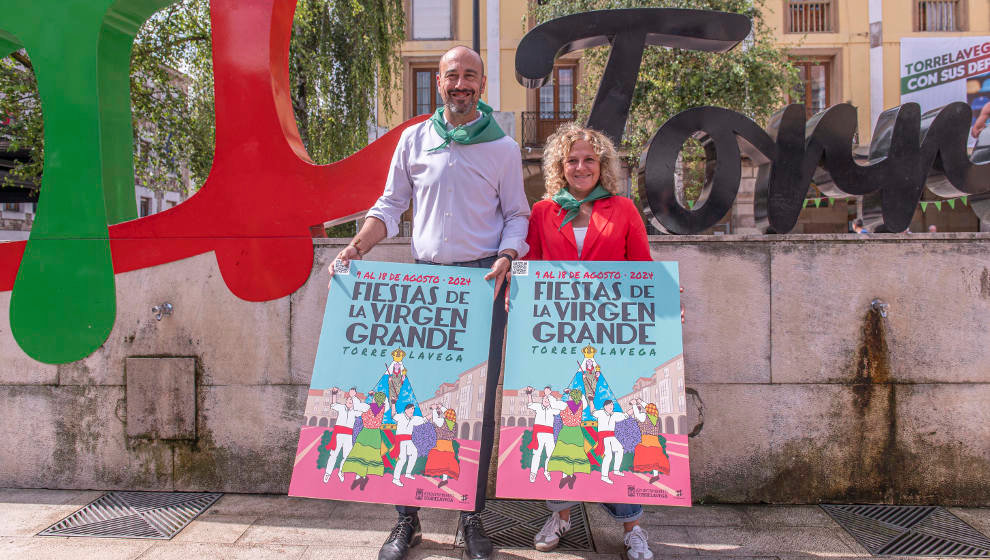 El alcalde de Torrelavega, Javier López Estrada, y la concejala de Festejos, Patricia Portilla, presentan el programa de las fiestas de la Virgen Grande 2024