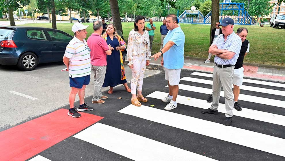 La alcaldesa de Santander, Gema Igual, visita las actuaciones de mejora la seguridad vial en el entorno de San Martín del Pino. FOTO: AYUNTAMIENTO DE SANTANDER