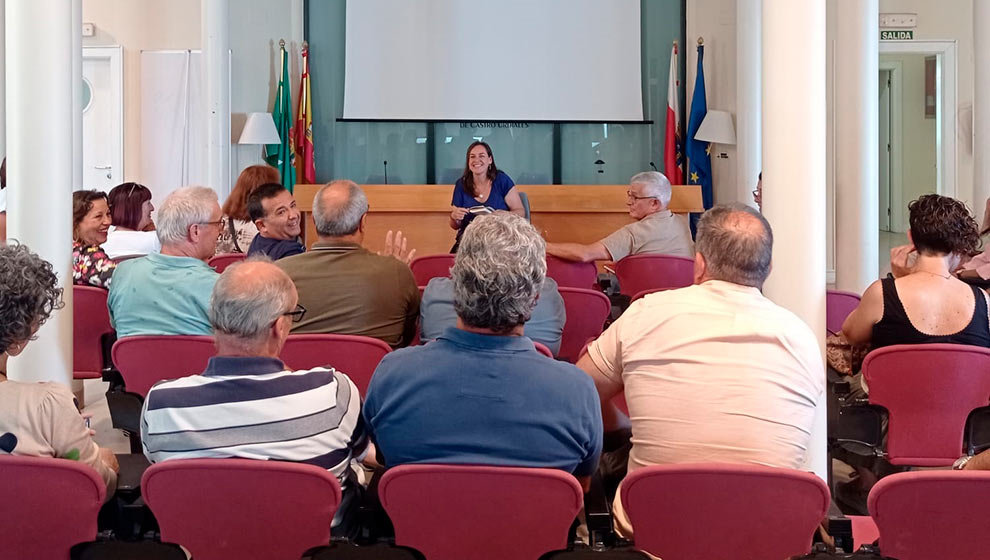 Asistentes a un curso en el Ayuntamiento de Castro