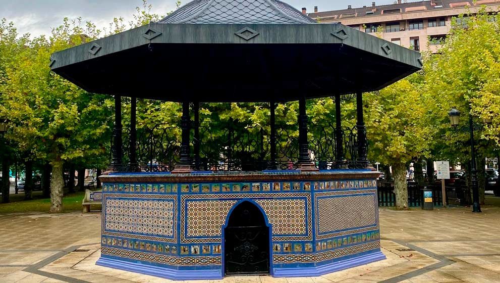 Kiosco de la música, protagonista de la salida al patrimonio arquitectónico de Colindres