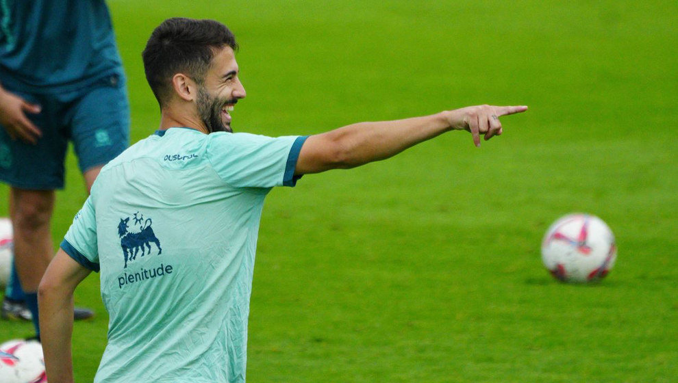 El extremo Andrés Martín, durante un entrenamiento con el Racing