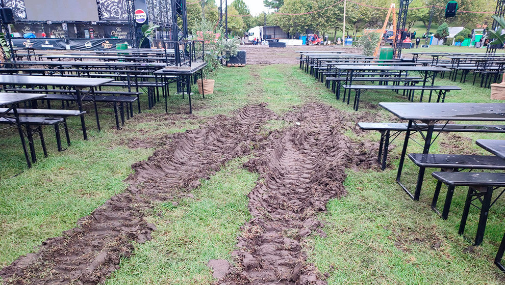 Estado en el que se encuentra la Campa de la Magdalena por las fuertes lluvias. FOTO: O.B.