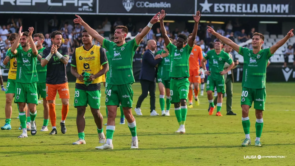 Los jugadores del Racing celebran la victoria