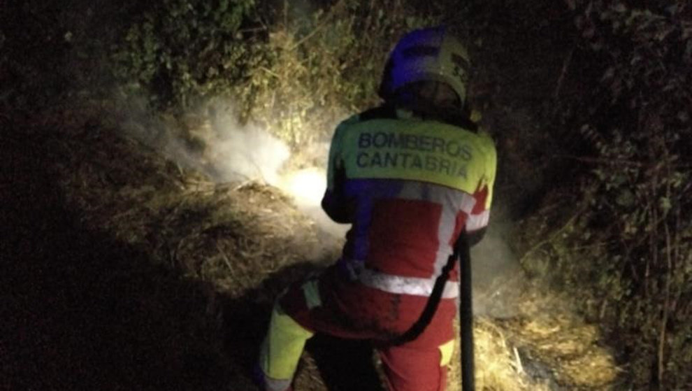 Bomberos en el lugar de los hechos