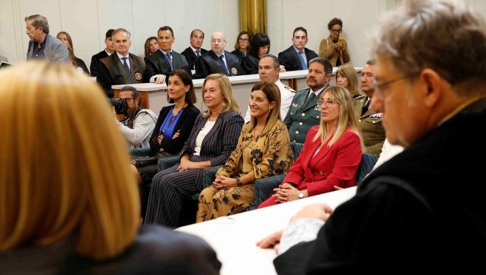 Jesús Dacio, en el centro y al fondo de la imagen