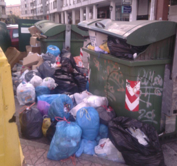 Basura acumulada en las calles durante el fin de semana