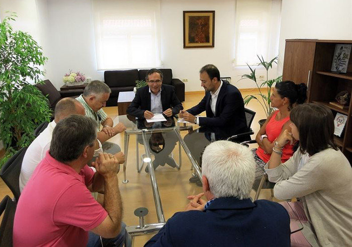 Primera reunión entre el Ayuntamiento de Torrelavega y el comité de empresa de Sniace