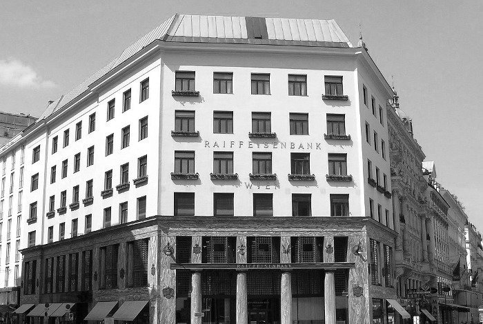 La antigua Sastrería Goldman&Salatsch, actual sede de un banco, es una de las obras de Adolf Loos