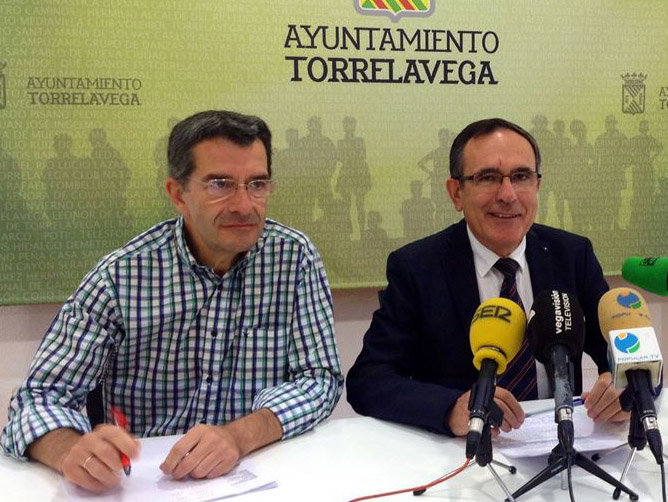 el alcalde, José Manuel Cruz Viadero, y el concejal de Hacienda, Pedro Pérez Noriega