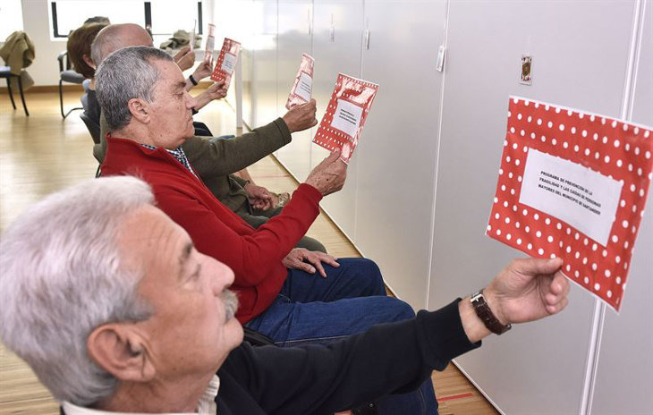 Los talleres, dirigidos a mayores de 70 años, forman parte del Programa de Envejecimiento Positivo