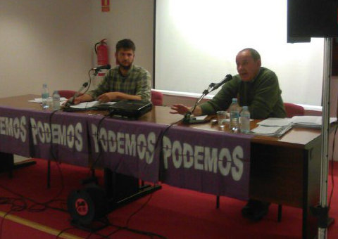 Iñaki Uribarri, economista e integrante de la Asociación Red Renta Básica y Alberto Gavín, politólogo y miembro de Podemos Cantabria