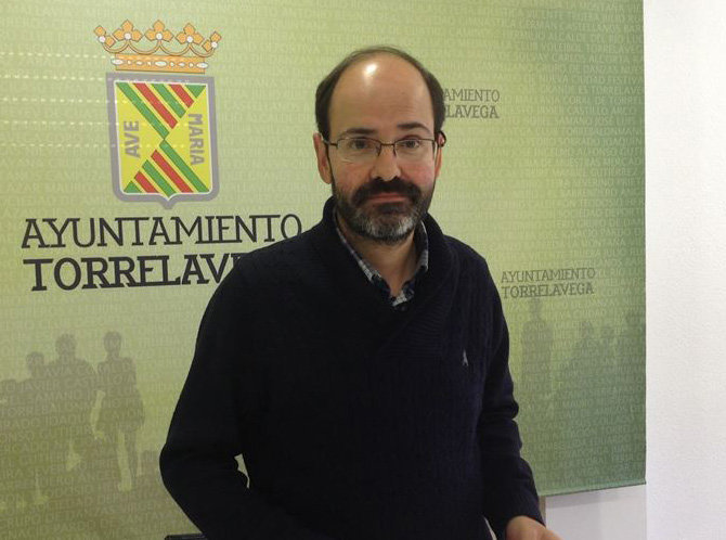 El concejal del PSOE, José Luis Urraca Casal, se presenta a la Secretaría General de los socialistas de Torrelavega