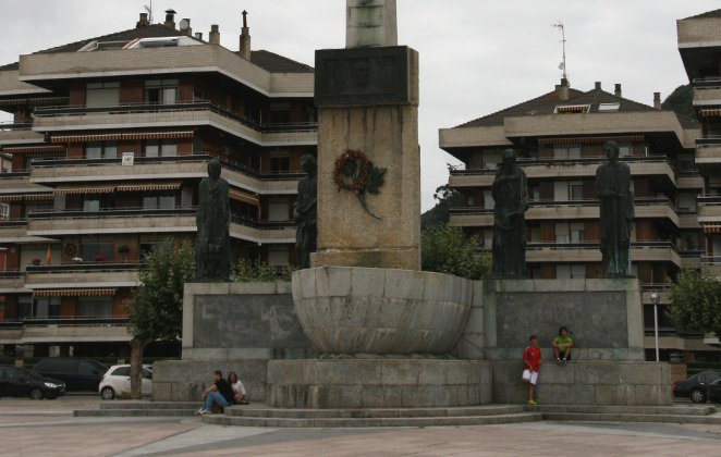 El monumento a Carrero Blanco acoge todos los años una manifestación que enaltece el Franquismo