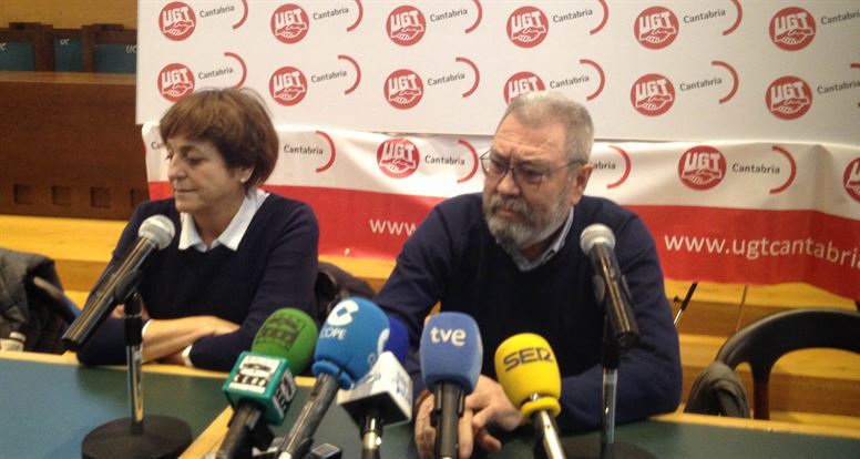 La secretaria de UGT en Cantabria, María Jesús Cedrún, y el líder del sindicato, Cándido Méndez