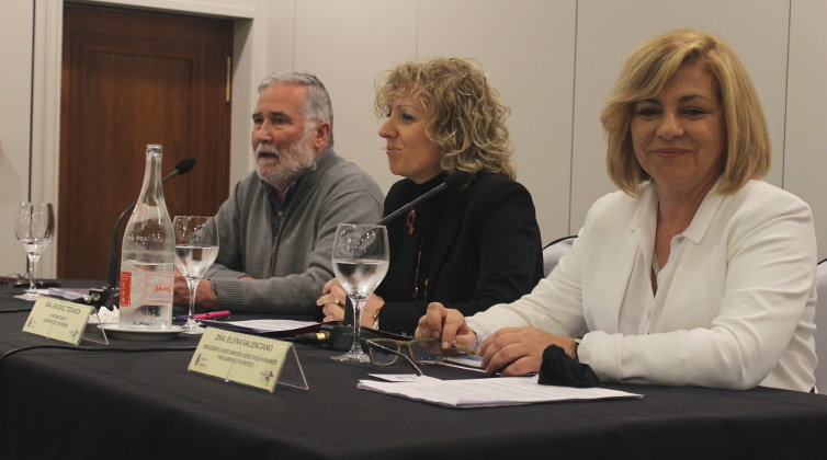 El consejero de Cultura, Ramón Ruiz, la vicepresidenta regional, Eva Díaz Tezanos, y la eurodiputada del PSOE, Elena Valenciano