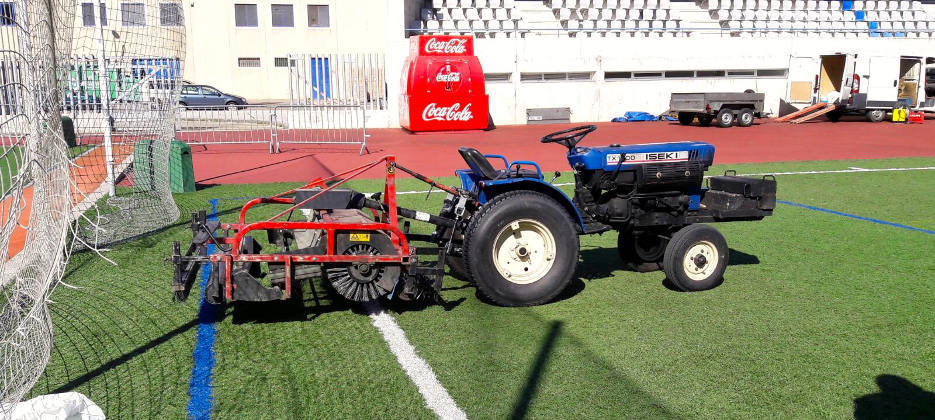 El campo de fútbol de Santoña está mejorando sus instalaciones