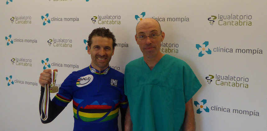 El deportista cántabro Pablo Gómez, junto al cardiólogo Juan Pablo Hernando