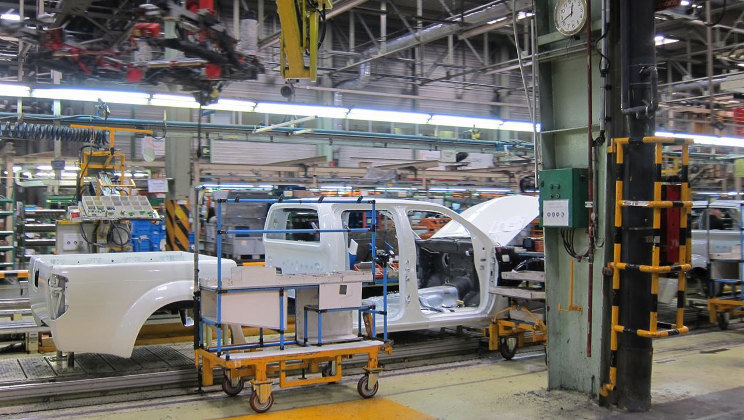 UGT vincula el excedente de trabajadores de Nissan en Los Corrales de Buelna a una política de la propia empresa