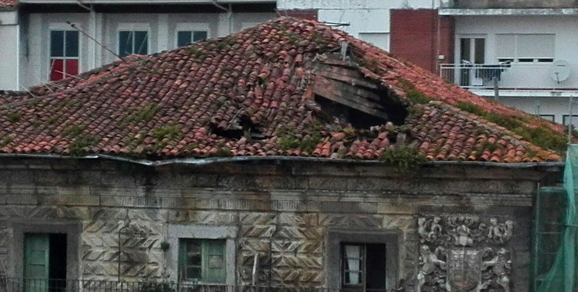 Derrumbe del tejado del Antiguo Hospital Militar de Santoña