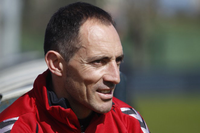 Pedro Munitis ha dejado de ser entrenador del Racing al no lograr el ascenso a Segunda
