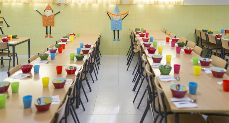 La Defensora del Pueblo pide a varios municipios que garanticen la alimentación de niños en riesgo de pobreza
