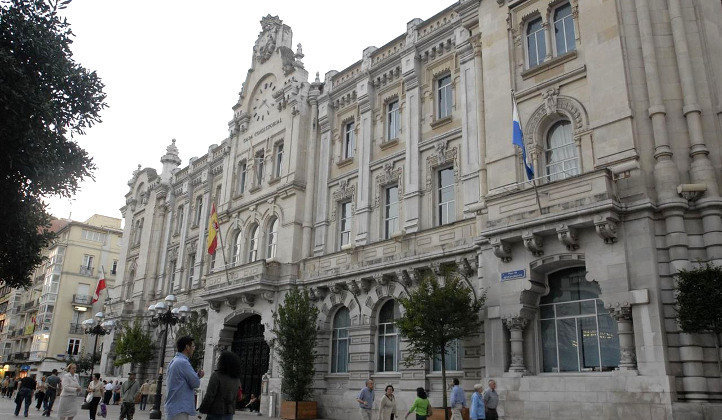 Los ayuntamientos de Cantabria, 14 puntos por debajo de la media nacional
